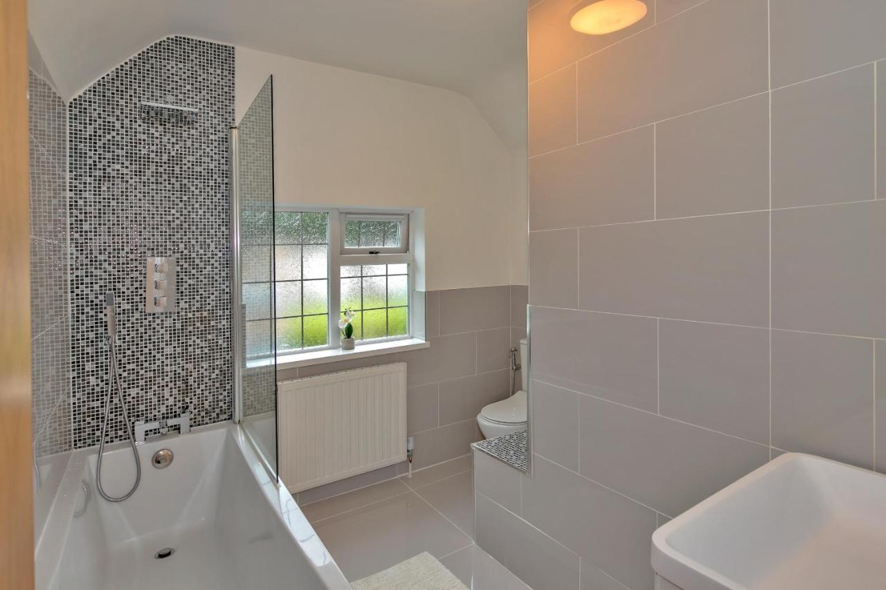 Finest Retreats - Debarnes House Villa Solihull Kültér fotó