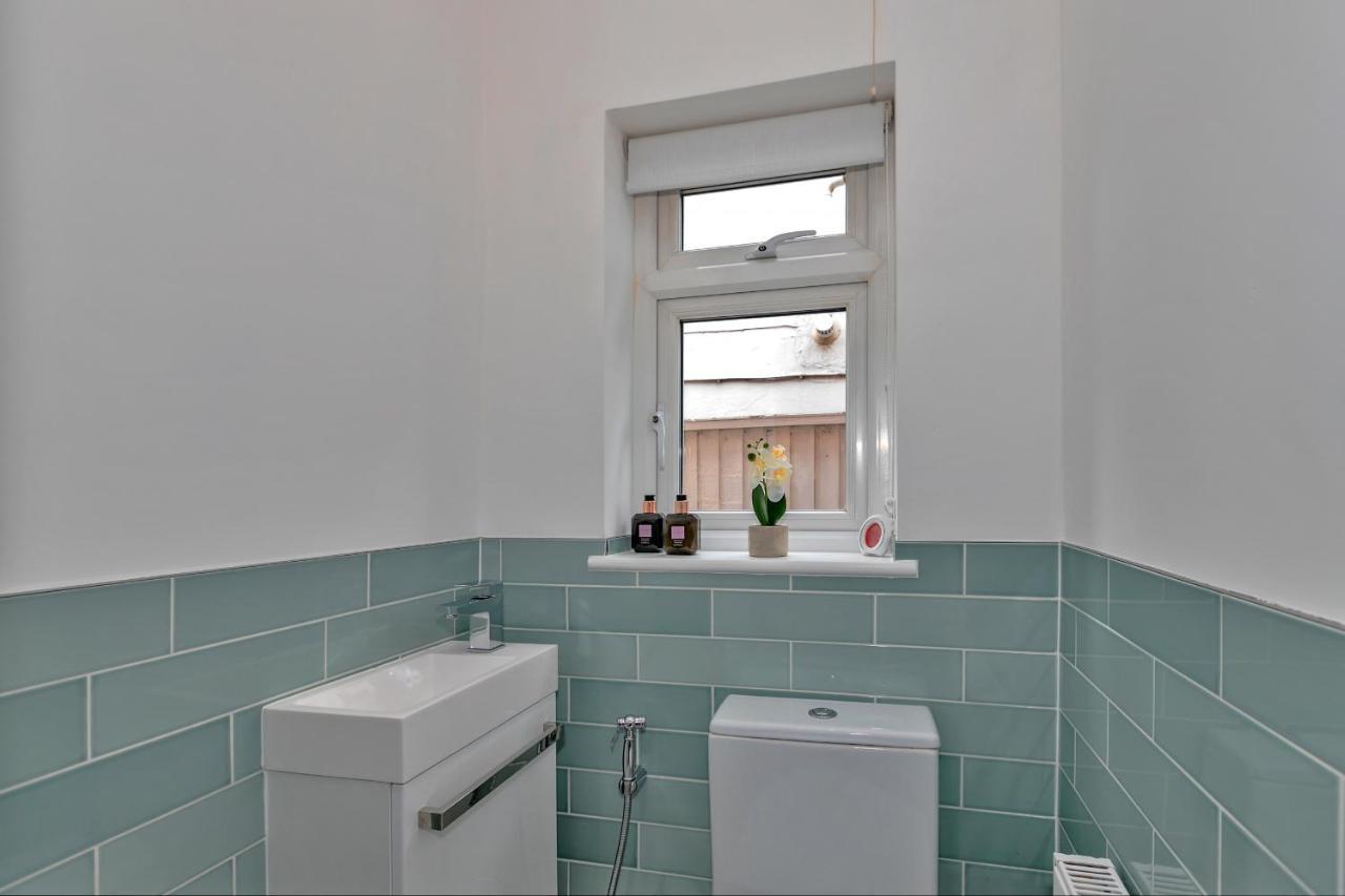 Finest Retreats - Debarnes House Villa Solihull Kültér fotó